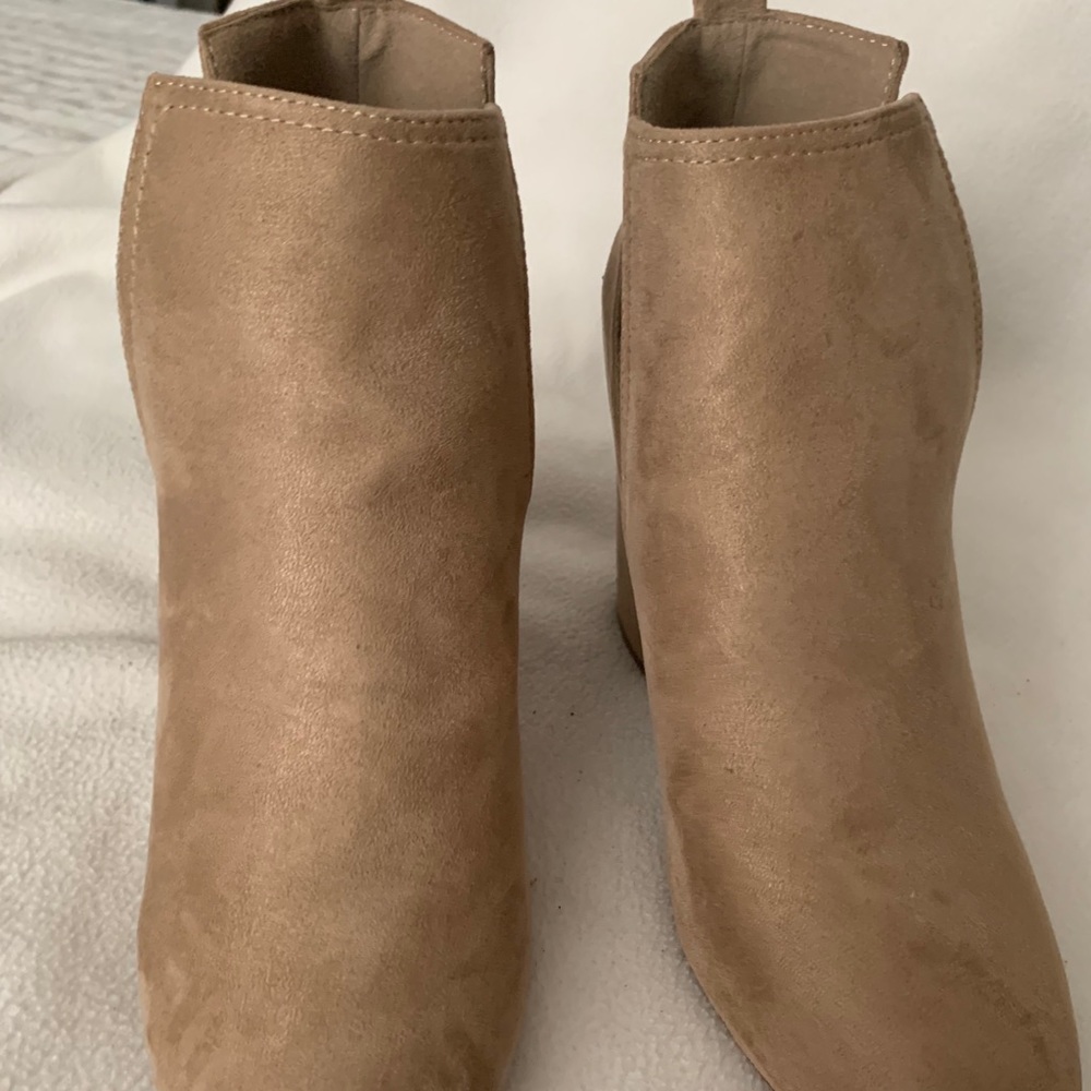 Boots - Picture 2 of 5